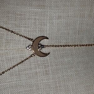 TITANIA DRUZY Y NECKLACE IN METALLIC GOLD. WHITE DRUZY